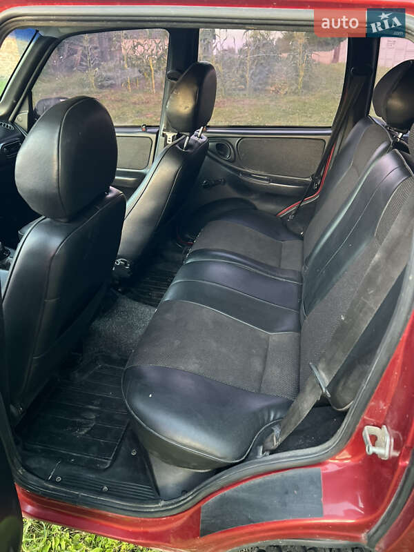 Позашляховик / Кросовер Chevrolet Niva 2007 в Кременці