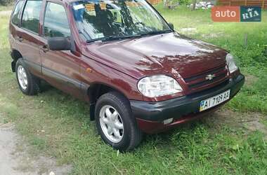 Внедорожник / Кроссовер Chevrolet Niva 2004 в Буче