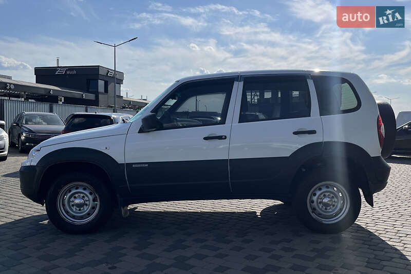 Позашляховик / Кросовер Chevrolet Niva 2018 в Мукачевому