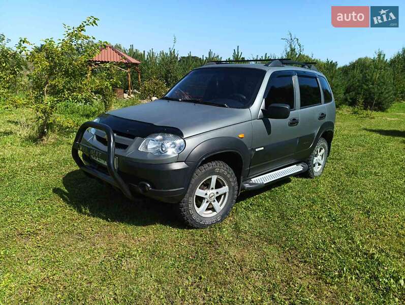 Chevrolet Niva 2012