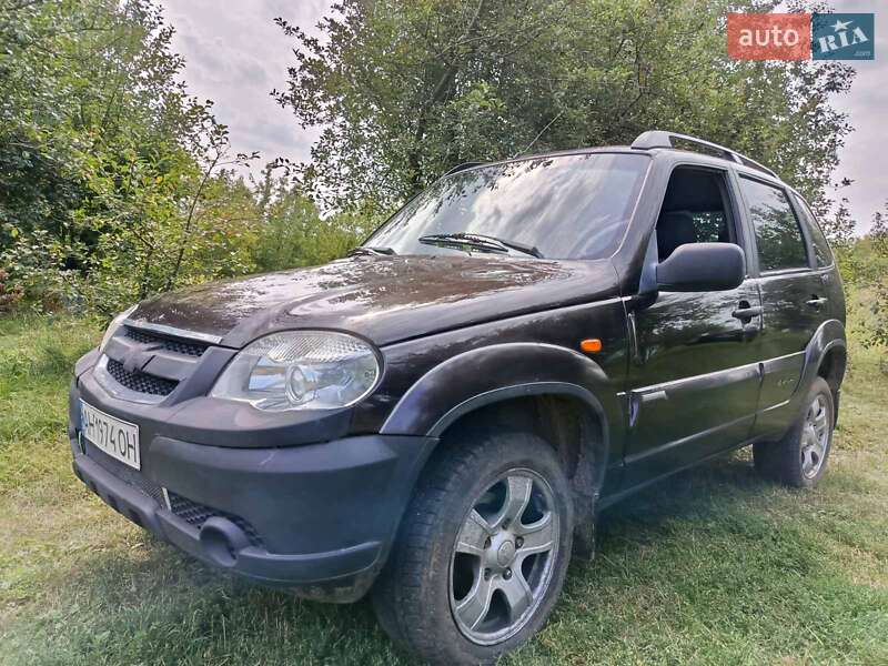 Внедорожник / Кроссовер Chevrolet Niva 2010 в Полтаве