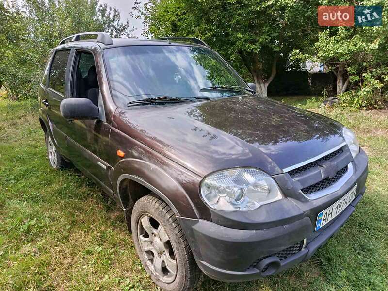 Внедорожник / Кроссовер Chevrolet Niva 2010 в Полтаве