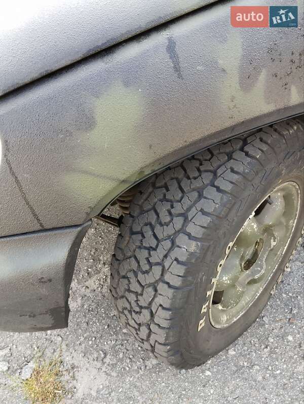 Позашляховик / Кросовер Chevrolet Niva 2006 в Шостці