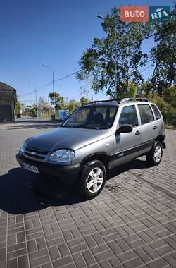 Внедорожник / Кроссовер Chevrolet Niva 2006 в Днепре