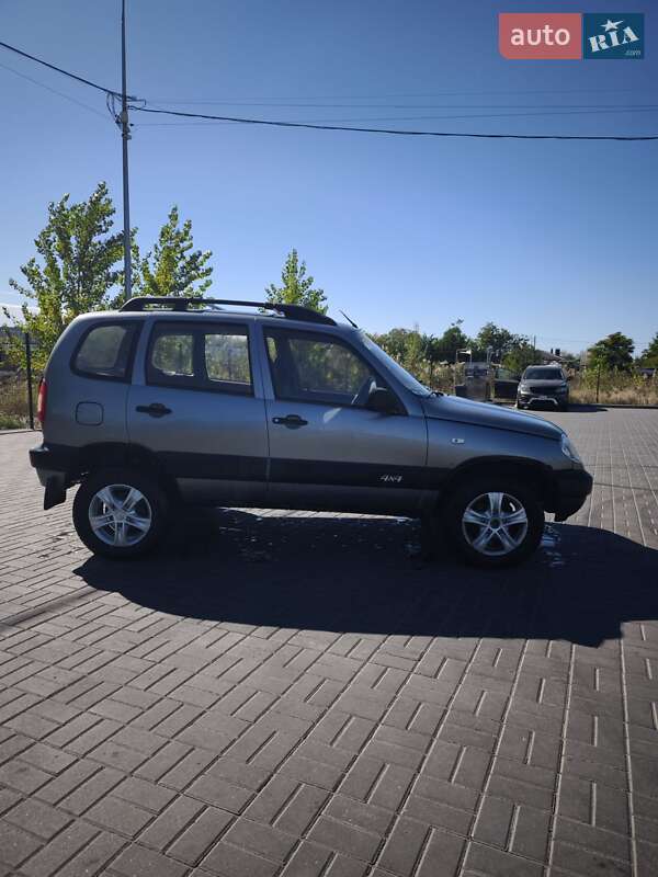 Позашляховик / Кросовер Chevrolet Niva 2006 в Дніпрі