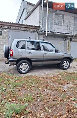 Внедорожник / Кроссовер Chevrolet Niva 2006 в Киеве