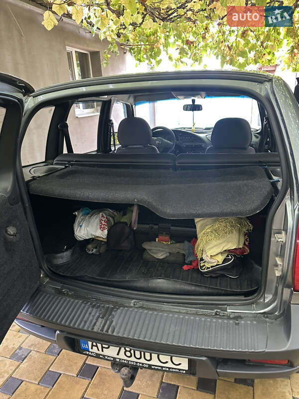 Позашляховик / Кросовер Chevrolet Niva 2010 в Запоріжжі