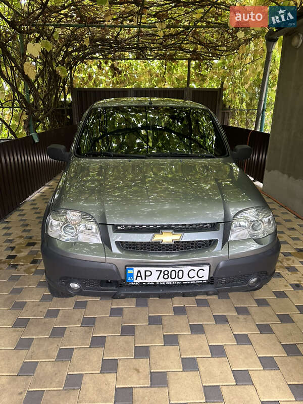 Позашляховик / Кросовер Chevrolet Niva 2010 в Запоріжжі