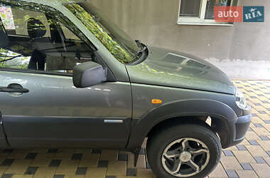 Позашляховик / Кросовер Chevrolet Niva 2010 в Запоріжжі
