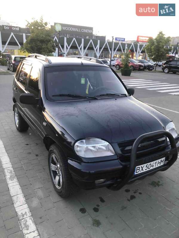Внедорожник / Кроссовер Chevrolet Niva 2007 в 