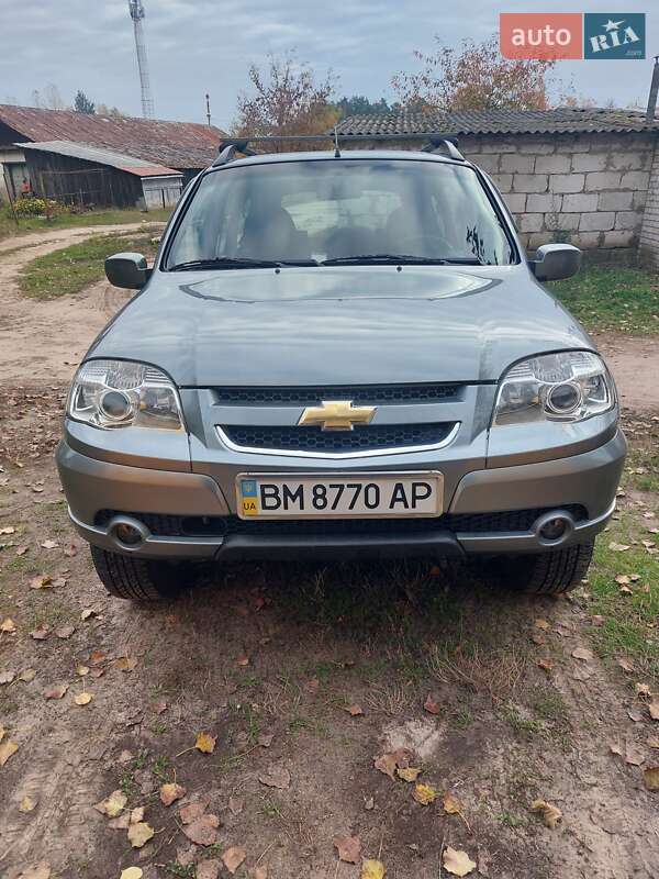 Позашляховик / Кросовер Chevrolet Niva 2011 в Шостці