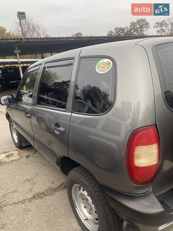 Внедорожник / Кроссовер Chevrolet Niva 2006 в Днепре фото 2 Внедорожник / Кроссовер Chevrolet Niva 2006 в Днепре