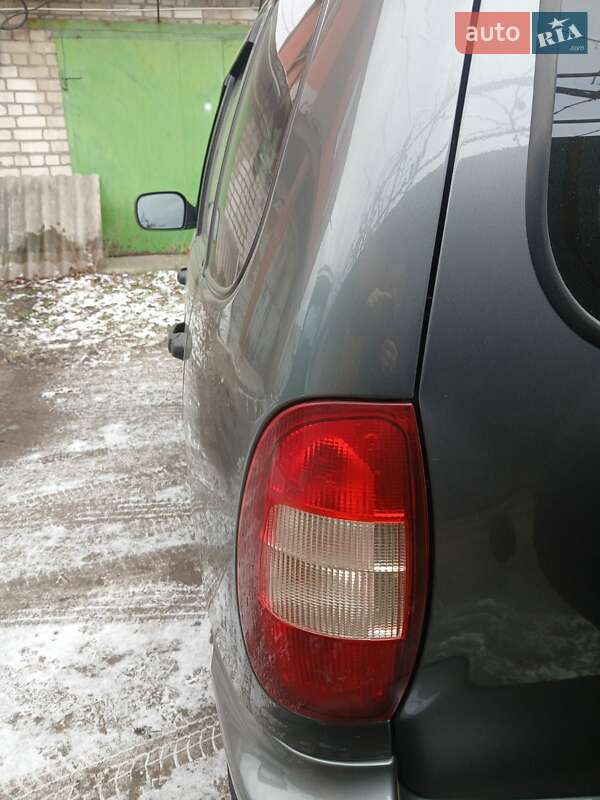 Позашляховик / Кросовер Chevrolet Niva 2004 в Черкасах
