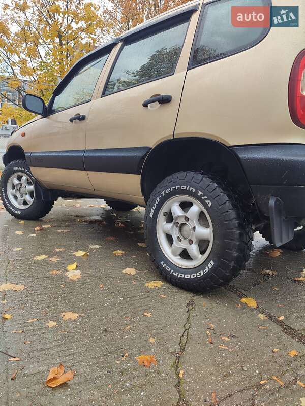 Внедорожник / Кроссовер Chevrolet Niva 2004 в Южноукраинске фото 2 Внедорожник / Кроссовер Chevrolet Niva 2004 в Южноукраинске
