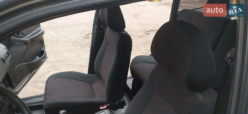 Внедорожник / Кроссовер Chevrolet Niva 2006 в Кролевце