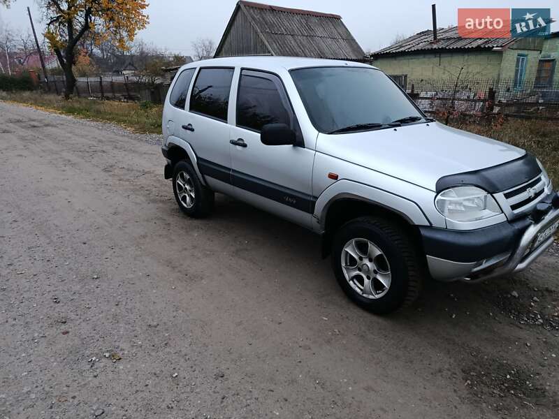 Позашляховик / Кросовер Chevrolet Niva 2006 в Павлограді