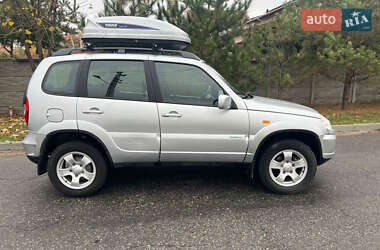 Позашляховик / Кросовер Chevrolet Niva 2011 в Дніпрі