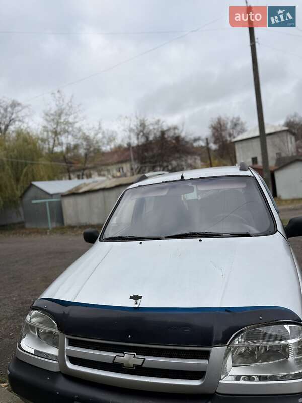 Позашляховик / Кросовер Chevrolet Niva 2005 в Косові