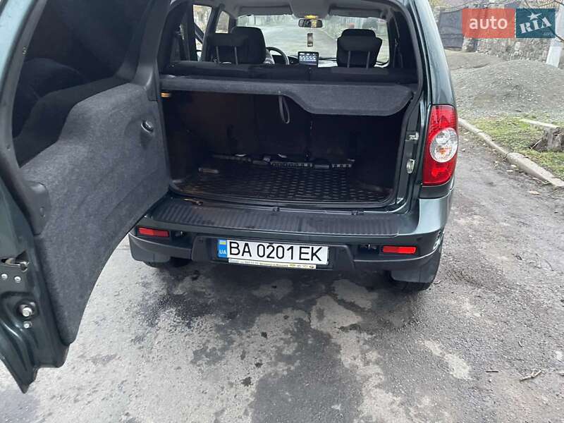 Позашляховик / Кросовер Chevrolet Niva 2020 в Благовіщенську