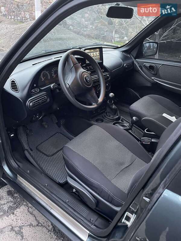 Позашляховик / Кросовер Chevrolet Niva 2020 в Благовіщенську