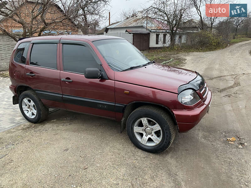 Внедорожник / Кроссовер Chevrolet Niva 2015 в Харькове