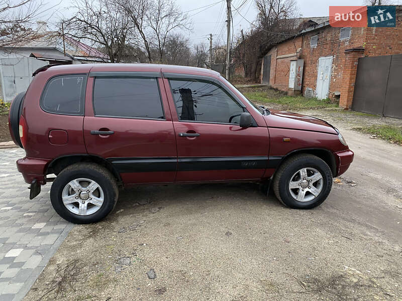 Внедорожник / Кроссовер Chevrolet Niva 2015 в Харькове