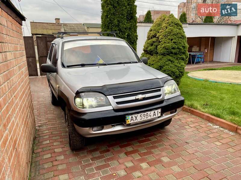 Внедорожник / Кроссовер Chevrolet Niva 2005 в Харькове