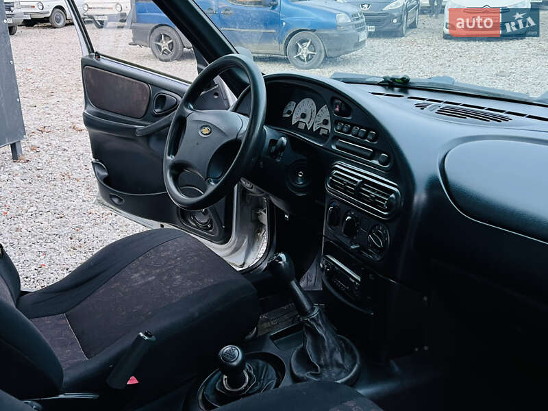 Внедорожник / Кроссовер Chevrolet Niva 2006 в Харькове