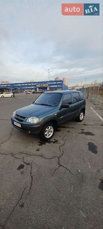 Внедорожник / Кроссовер Chevrolet Niva 2015 в Киеве