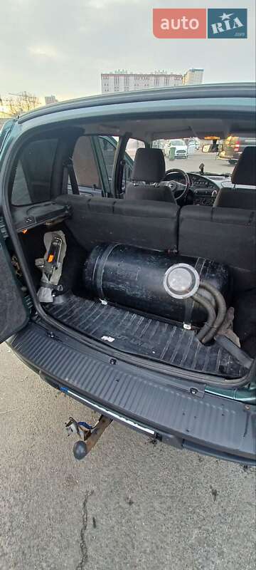 Внедорожник / Кроссовер Chevrolet Niva 2015 в Киеве