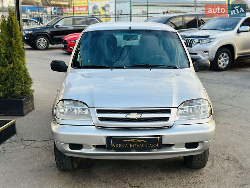 Внедорожник / Кроссовер Chevrolet Niva 2008 в Харькове