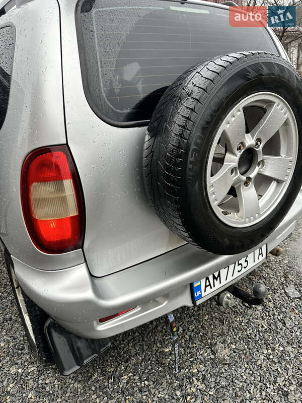 Внедорожник / Кроссовер Chevrolet Niva 2007 в Житомире