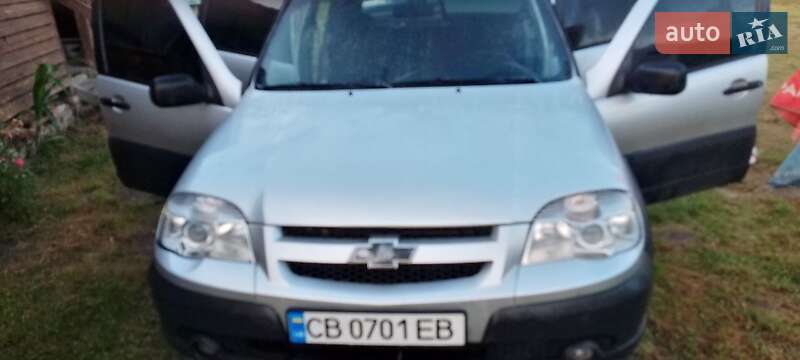 Chevrolet Niva 2011