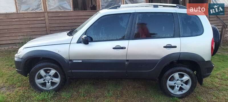 Внедорожник / Кроссовер Chevrolet Niva 2011 в Чернигове фото 2 Внедорожник / Кроссовер Chevrolet Niva 2011 в Чернигове