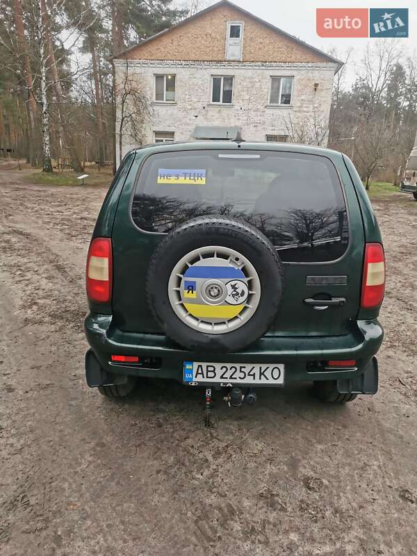 Позашляховик / Кросовер Chevrolet Niva 2004 в Бучі