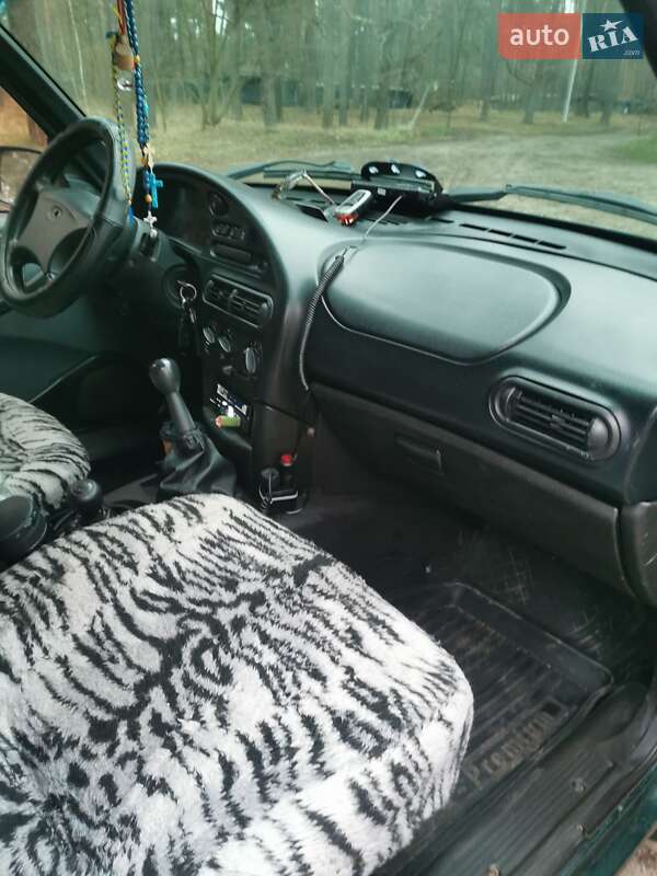 Позашляховик / Кросовер Chevrolet Niva 2004 в Бучі
