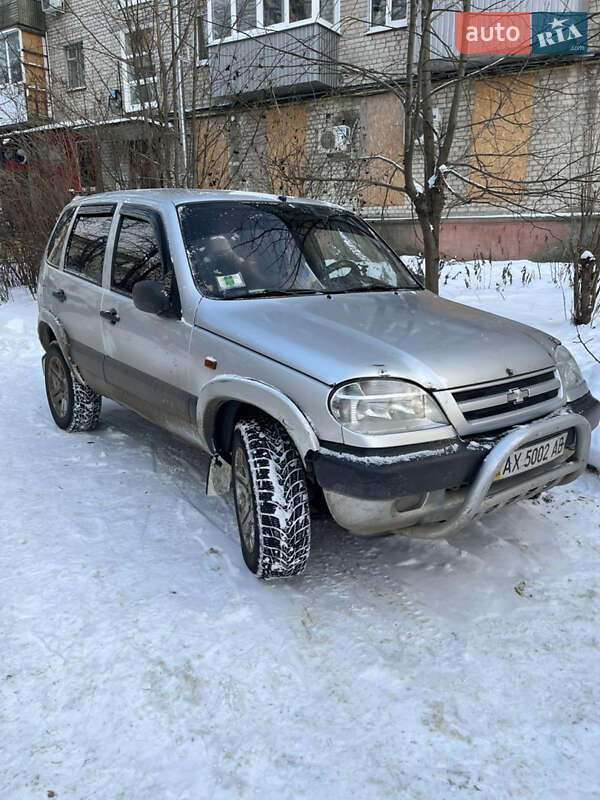 Chevrolet Niva 2004