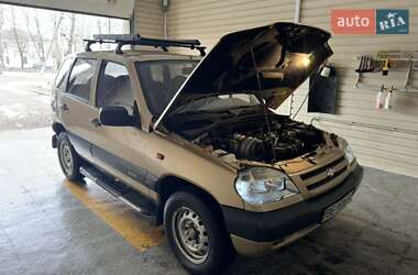 Позашляховик / Кросовер Chevrolet Niva 2006 в Врадіївці