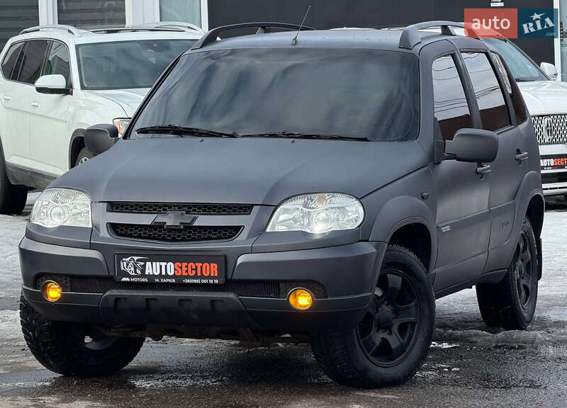 Внедорожник / Кроссовер Chevrolet Niva 2010 в Харькове
