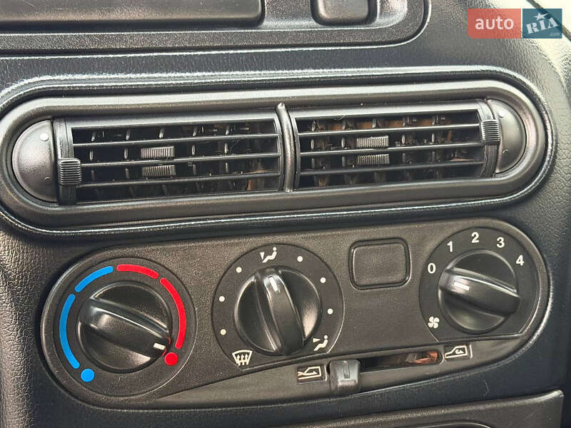 Внедорожник / Кроссовер Chevrolet Niva 2010 в Харькове