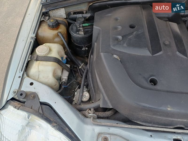 Внедорожник / Кроссовер Chevrolet Niva 2010 в Каменском