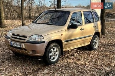 Позашляховик / Кросовер Chevrolet Niva 2004 в Чугуєві