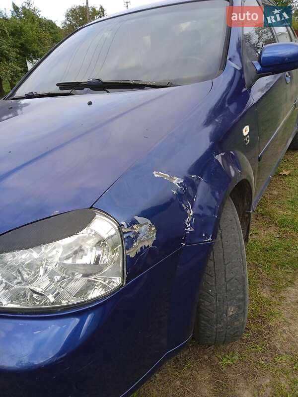 Седан Chevrolet Nubira 2004 в Чернівцях