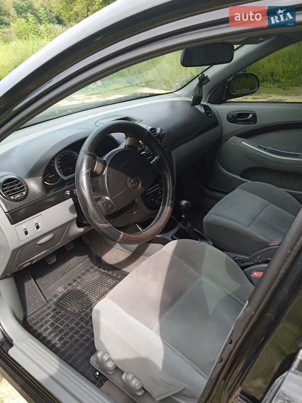 Універсал Chevrolet Nubira 2004 в Карлівці