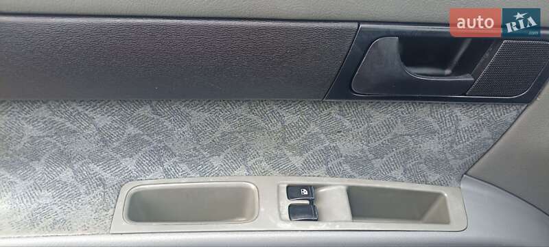 Седан Chevrolet Nubira 2004 в Киеве