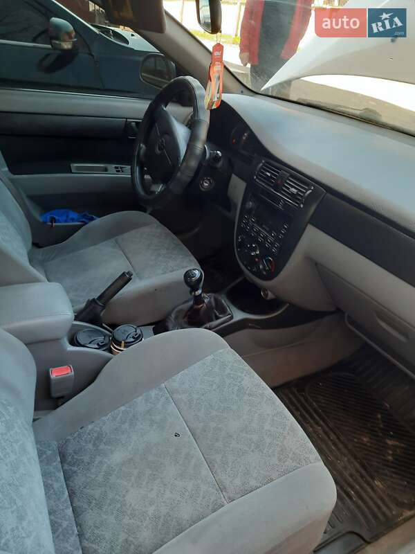 Седан Chevrolet Nubira 2004 в Ровно