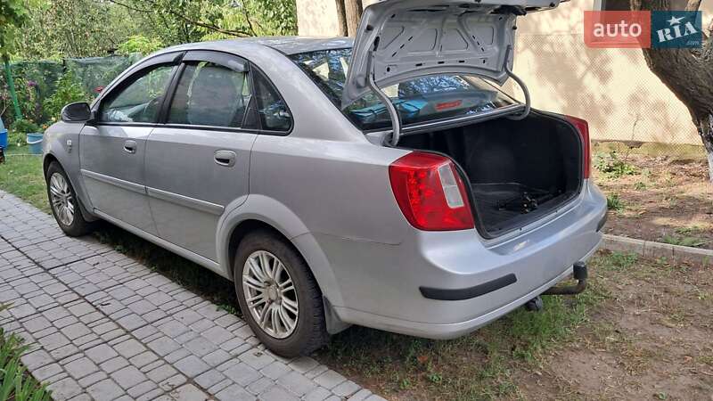 Седан Chevrolet Nubira 2004 в Изюме