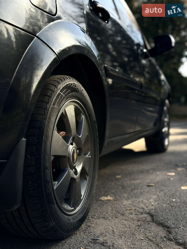 Универсал Chevrolet Nubira 2010 в Волочиске