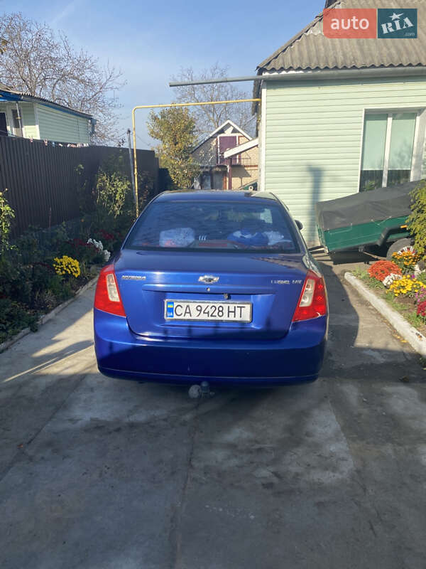 Седан Chevrolet Nubira 2004 в Жашківу