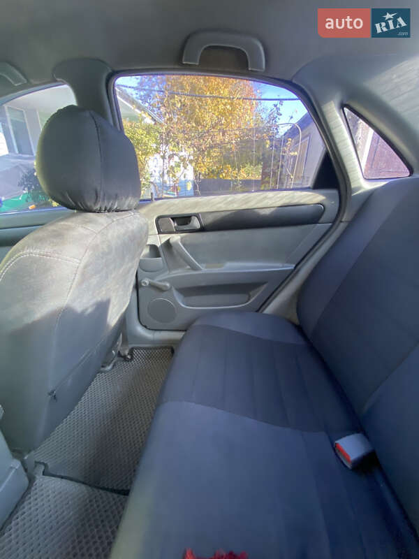 Седан Chevrolet Nubira 2004 в Жашківу